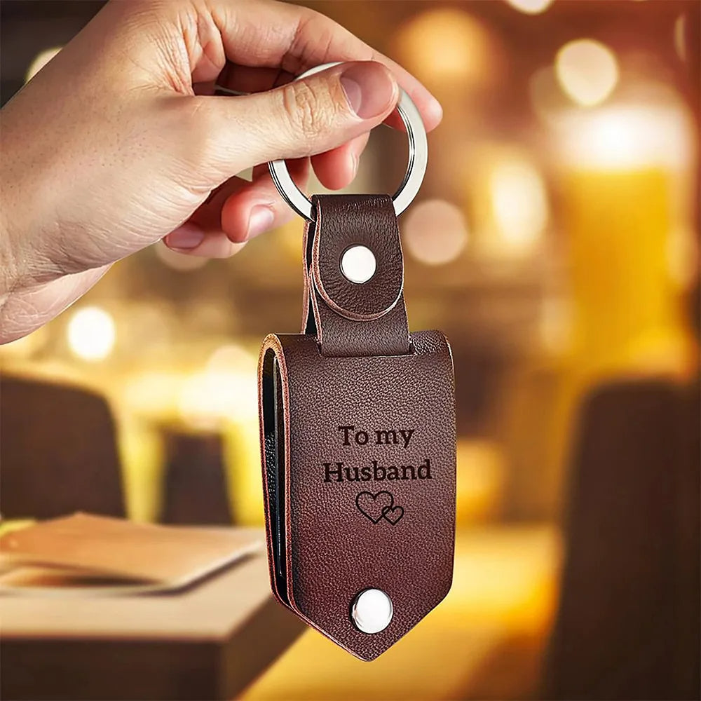 RomanceKey – personalizowany brelok ze zdjęciem i tekstem | prezent na Walentynki