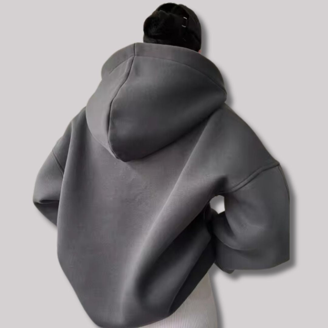 Bluza damska oversize z kapturem - dekolt z wcięciem – widok produktu 8 | Ionotix