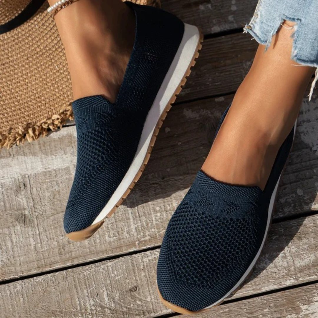 Buty wsuwane z teksturowaną podeszwą – widok produktu 4 | Ionotix