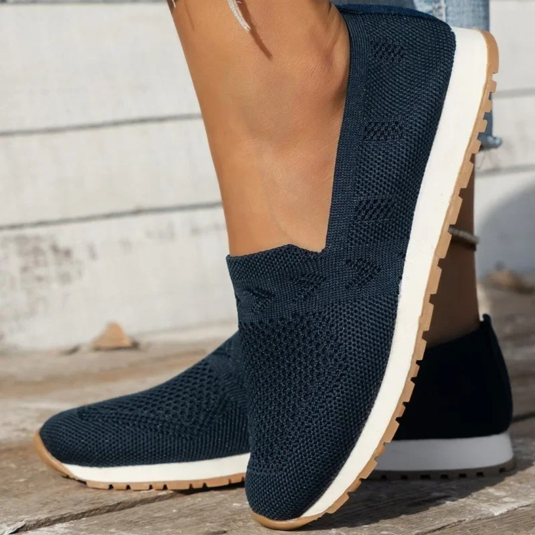 Buty wsuwane z teksturowaną podeszwą – widok produktu 6 | Ionotix
