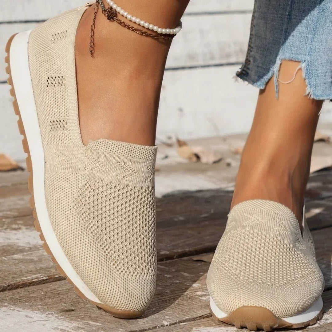 Buty wsuwane z teksturowaną podeszwą – widok produktu 8 | Ionotix