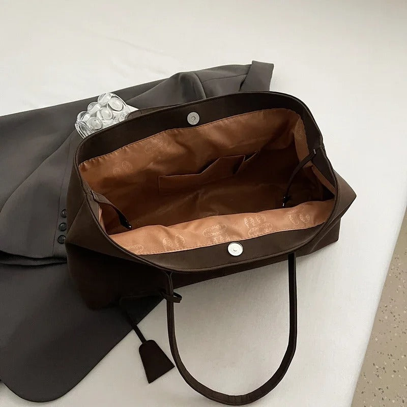 Damska torba shopper z długimi uchwytami i kieszenią wewnętrzną - widok produktu 7 | Ionotix