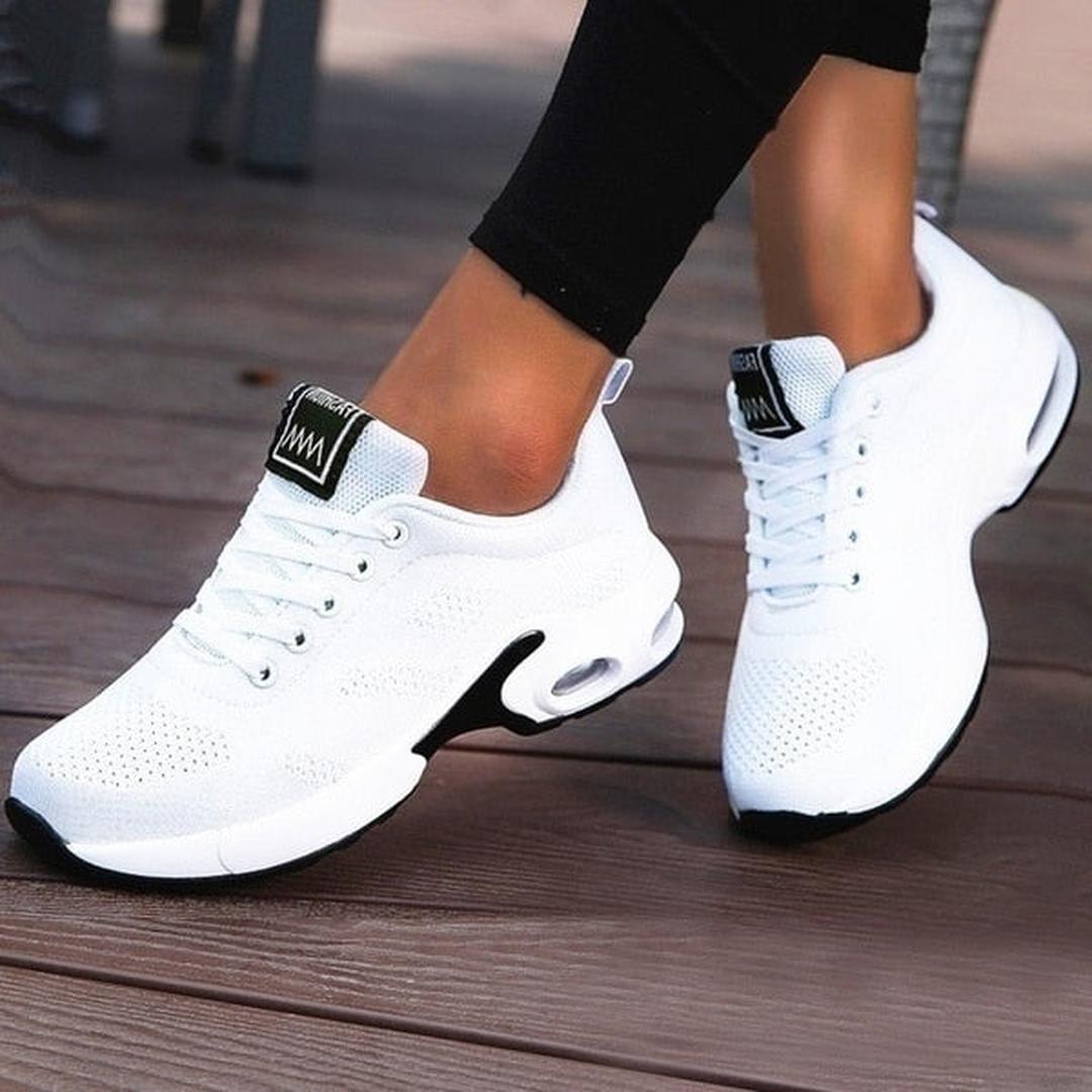 Damskie casualowe sneakersy sznurowane – widok produktu 1 | Ionotix