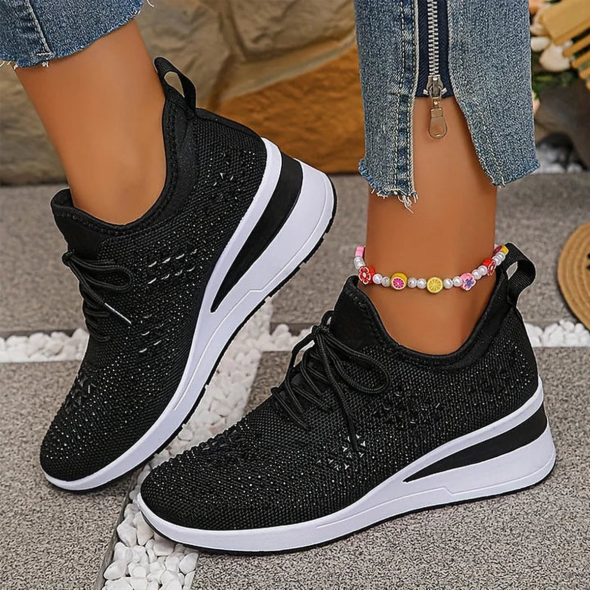Damskie dzianinowe sneakersy na koturnie z cyrkoniami - widok produktu 1 | Ionotix