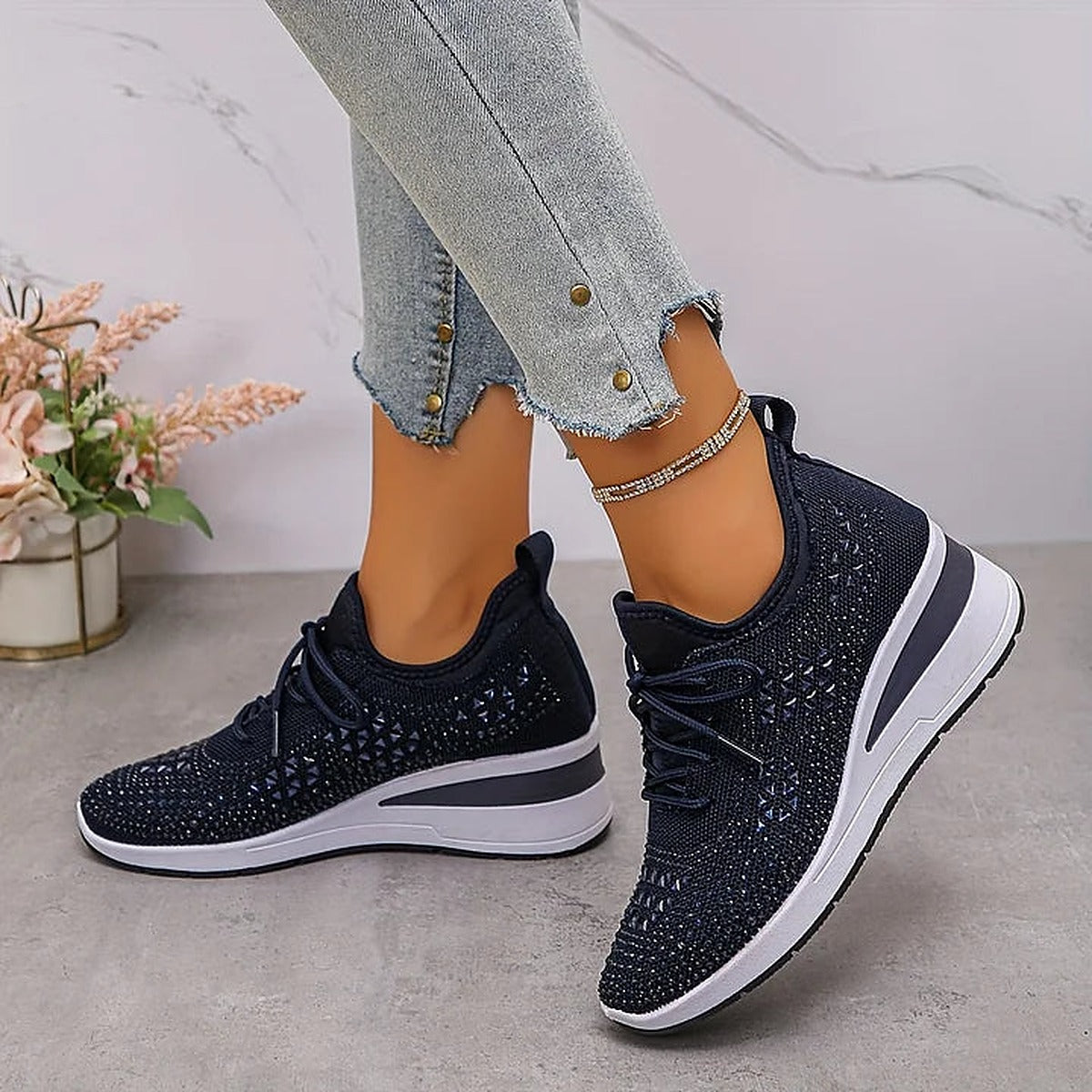 Damskie dzianinowe sneakersy na koturnie z cyrkoniami - widok produktu 12 | Ionotix