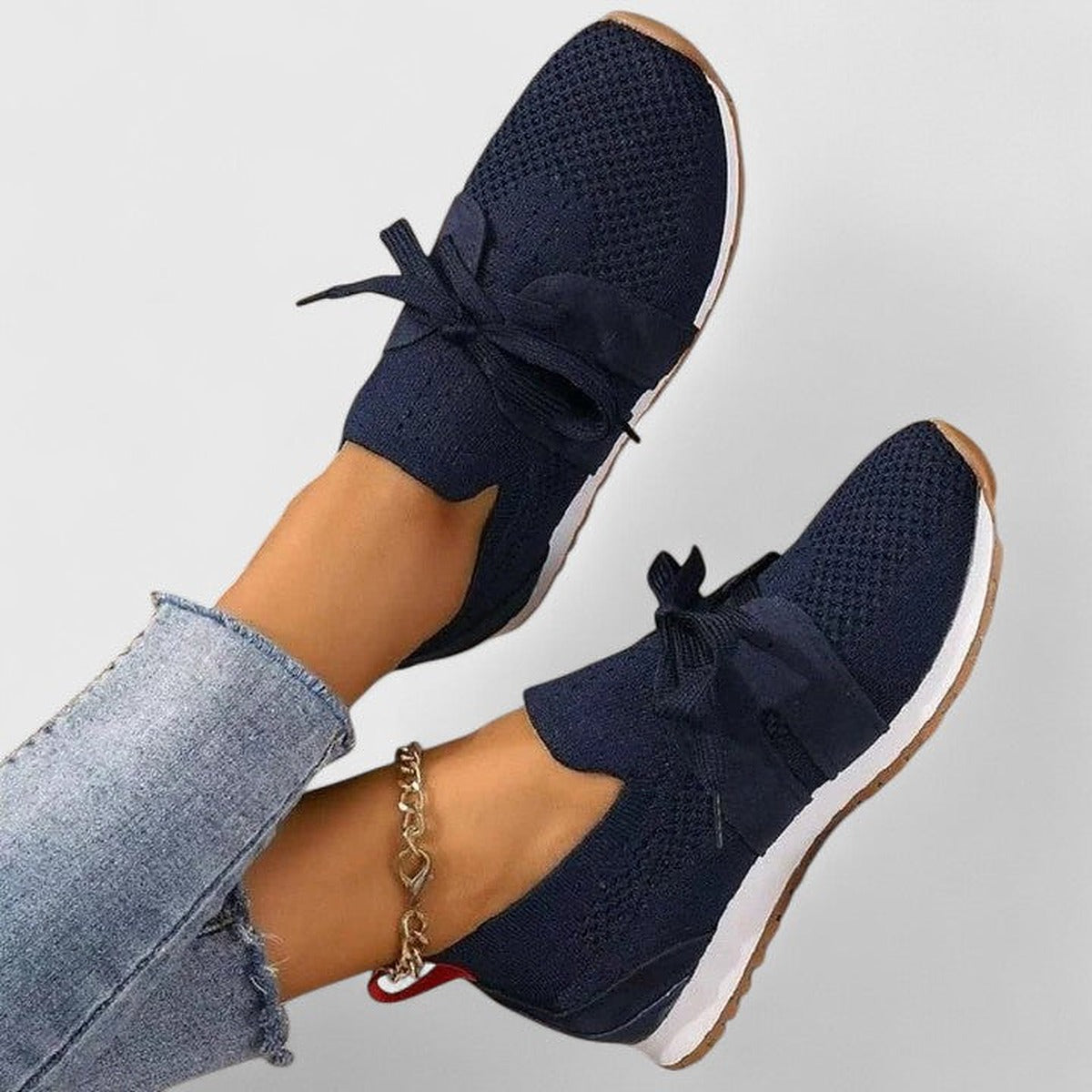 Damskie wsuwane sneakersy z siateczki na gumowej podeszwie - widok produktu 1 | Ionotix