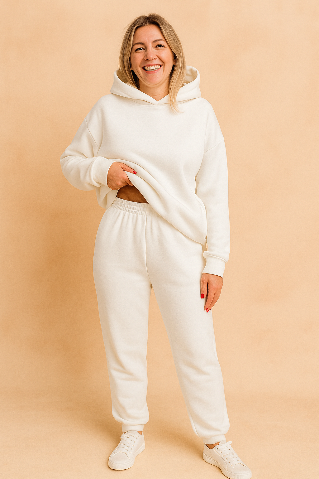 Dres damski dwuczęściowy z kapturem - bluza oversize i spodnie – widok produktu 7 | Ionotix