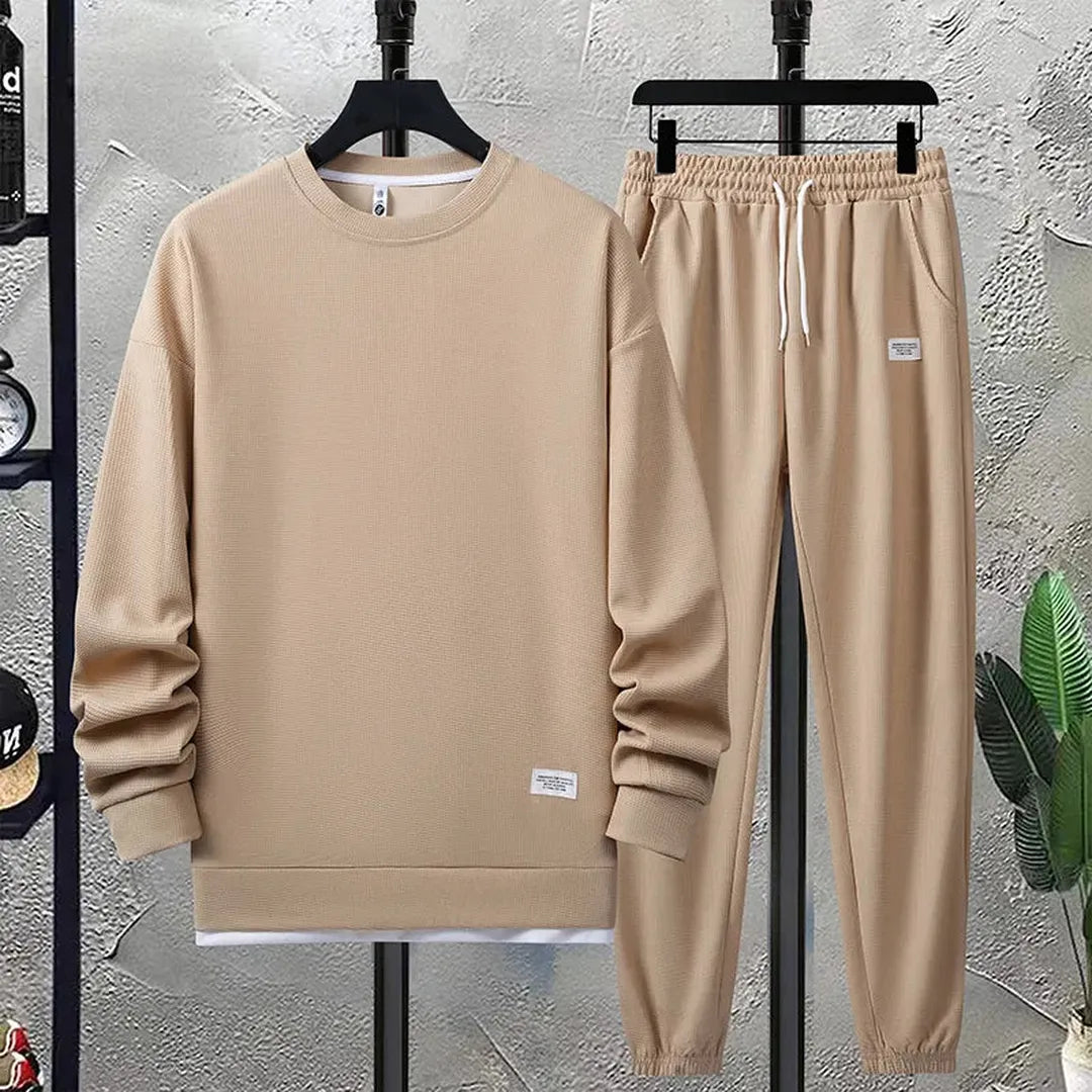 Dzianinowy komplet domowy z bluzą i spodniami jogger – widok produktu 2 | Ionotix