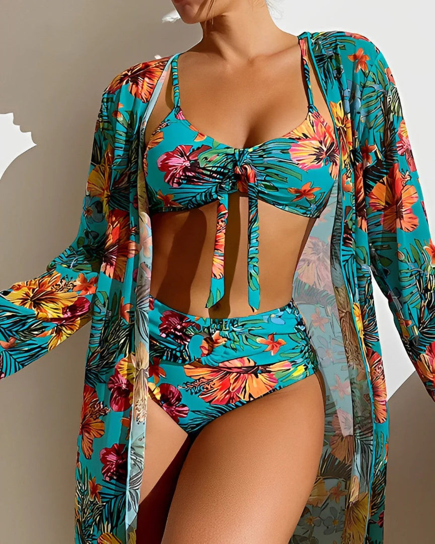 Kwiecisty zestaw bikini trzyczęściowy z przezroczystą narzutką – widok produktu 4 | Ionotix