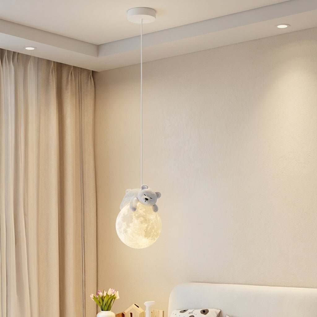 Lampa wisząca do pokoju dziecka z figurką i kulą księżyca – widok produktu 3 | Ionotix