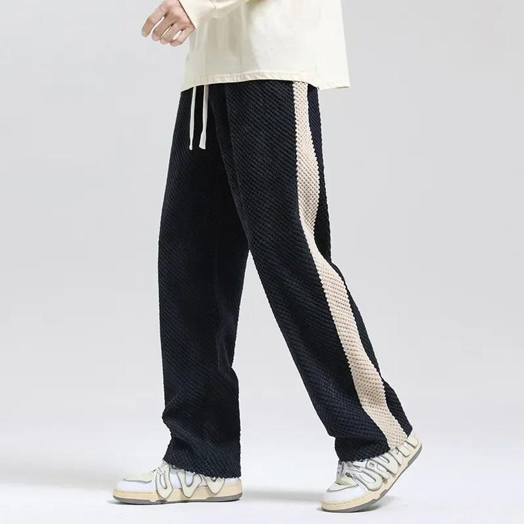 Męskie spodnie dresowe o luźnym kroju – widok produktu 1 | Ionotix