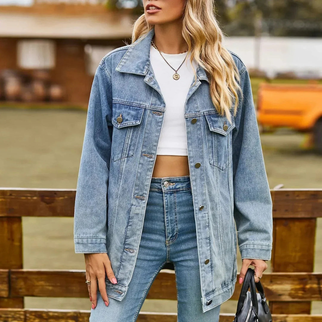 Oversize’owa dżinsowa kurtka trucker zapinana na guziki – widok produktu 3 | Ionotix
