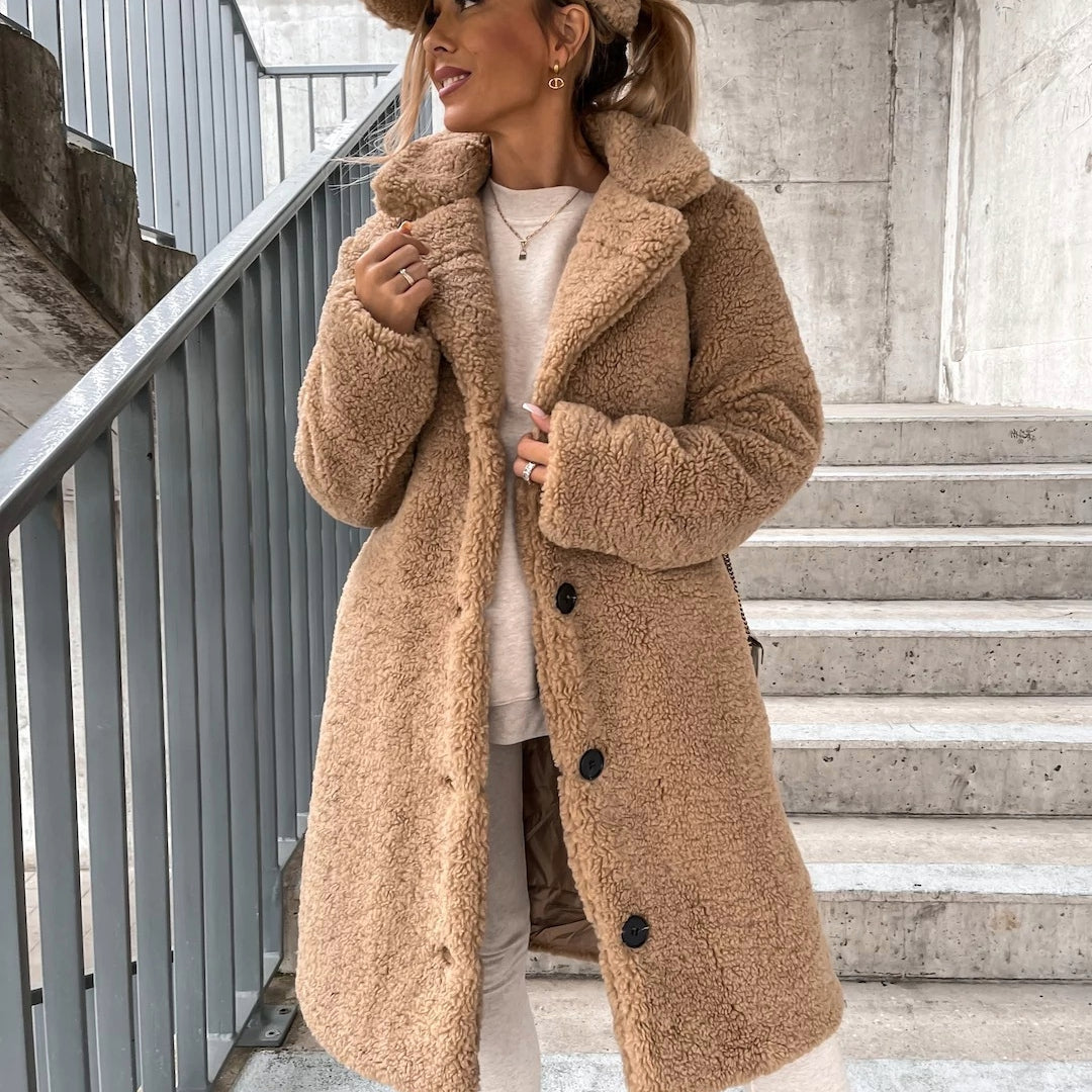Płaszcz teddy damski długi oversize - zapięcie na guziki – widok produktu 1 | Ionotix