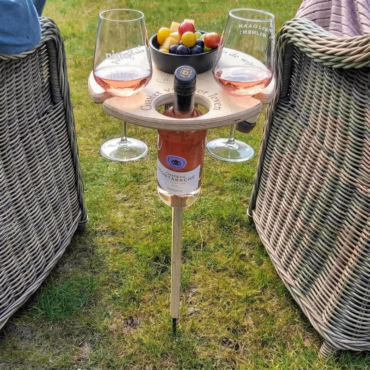 Przenośny stolik na wino z uchwytami na cztery kieliszki – widok produktu 1 | Ionotix