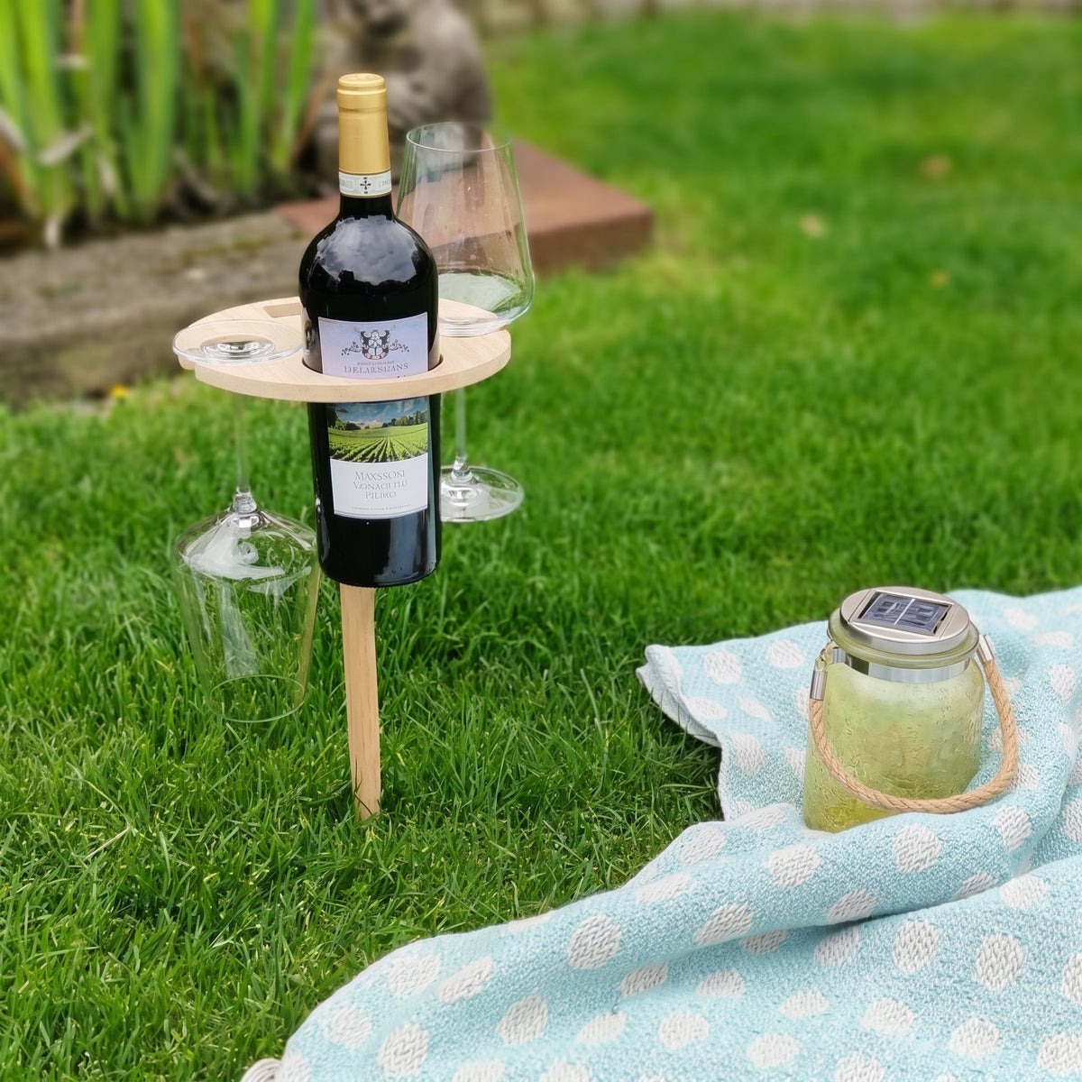 Przenośny stolik na wino z uchwytami na cztery kieliszki – widok produktu 3 | Ionotix