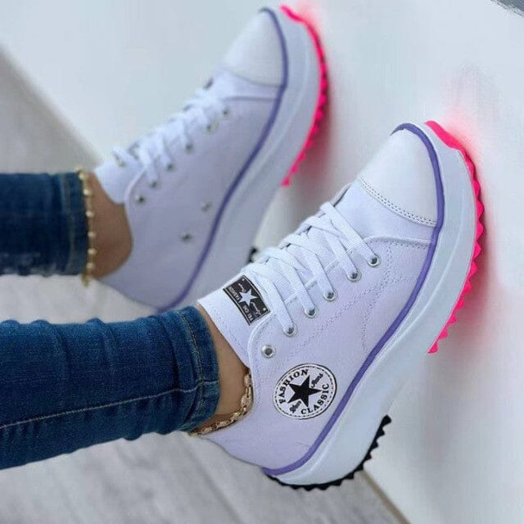 Sneakersy na platformie z kontrastową podeszwą – widok produktu 1 | Ionotix