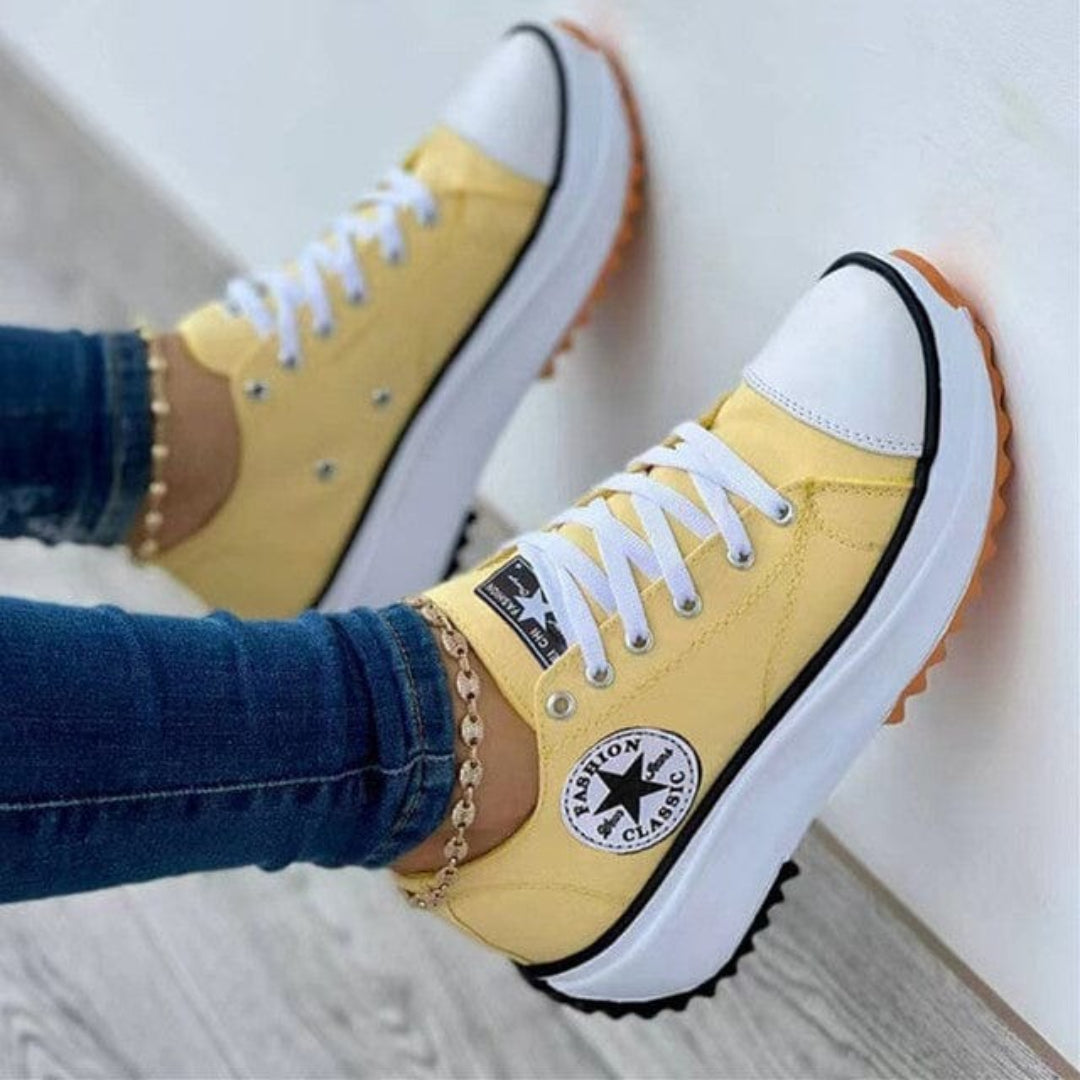 Sneakersy na platformie z kontrastową podeszwą – widok produktu 4 | Ionotix