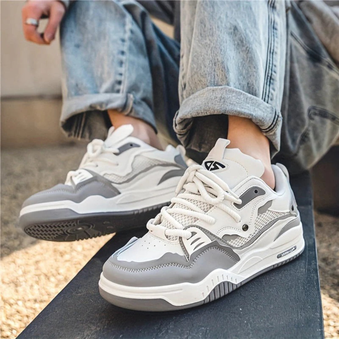 Sneakersy sznurowane z kontrastową podeszwą – widok produktu 4 | Ionotix