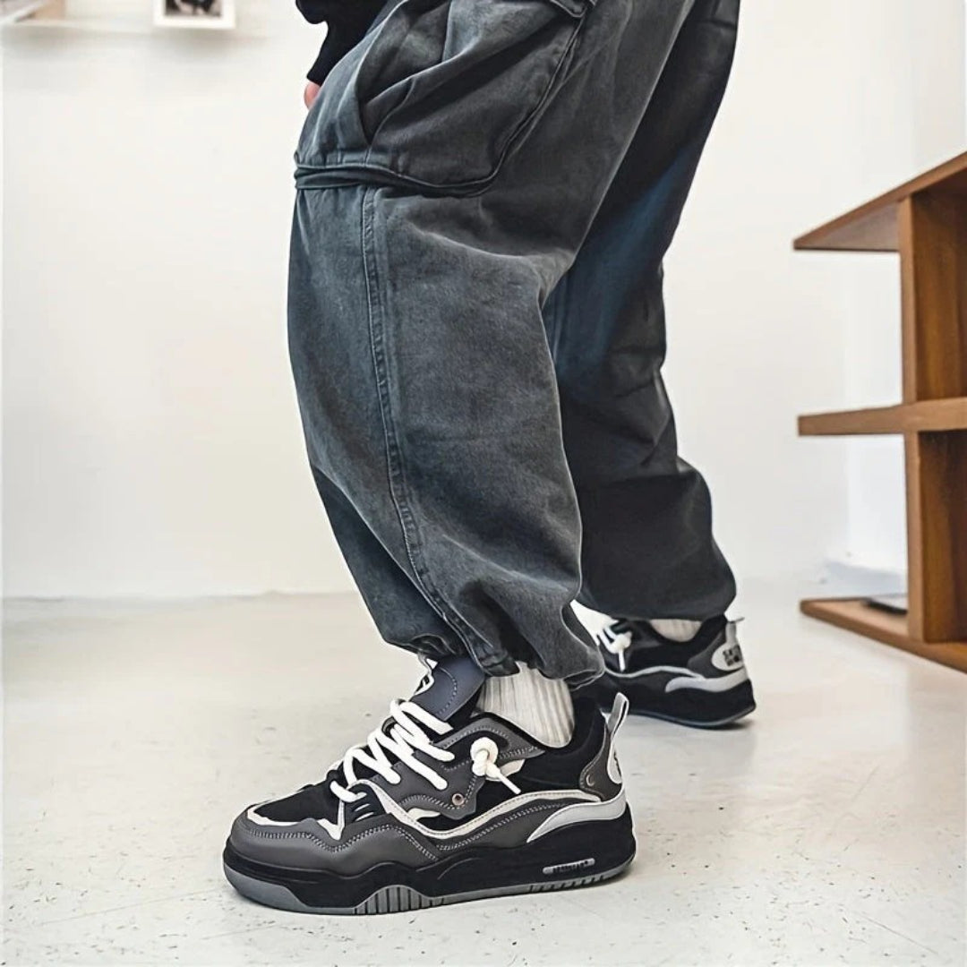 Sneakersy sznurowane z kontrastową podeszwą – widok produktu 6 | Ionotix