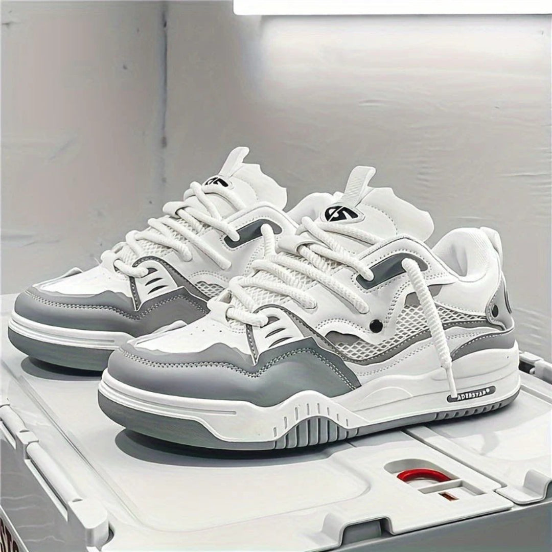 Sneakersy sznurowane z kontrastową podeszwą – widok produktu 11 | Ionotix