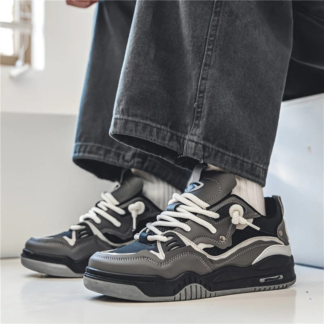 Sneakersy sznurowane z kontrastową podeszwą – widok produktu 13 | Ionotix