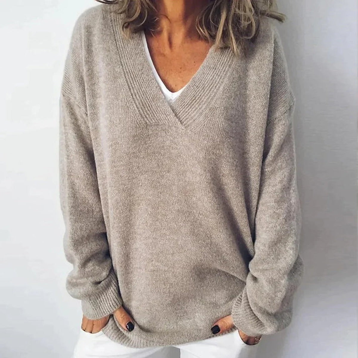 Sweter damski z kaszmirem - dekolt V – widok produktu 1 | Ionotix