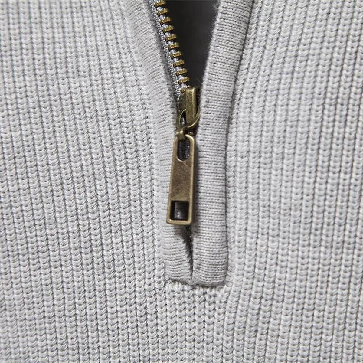 Sweter męski half zip ze stójką - prążkowany splot – widok produktu 8 | Ionotix