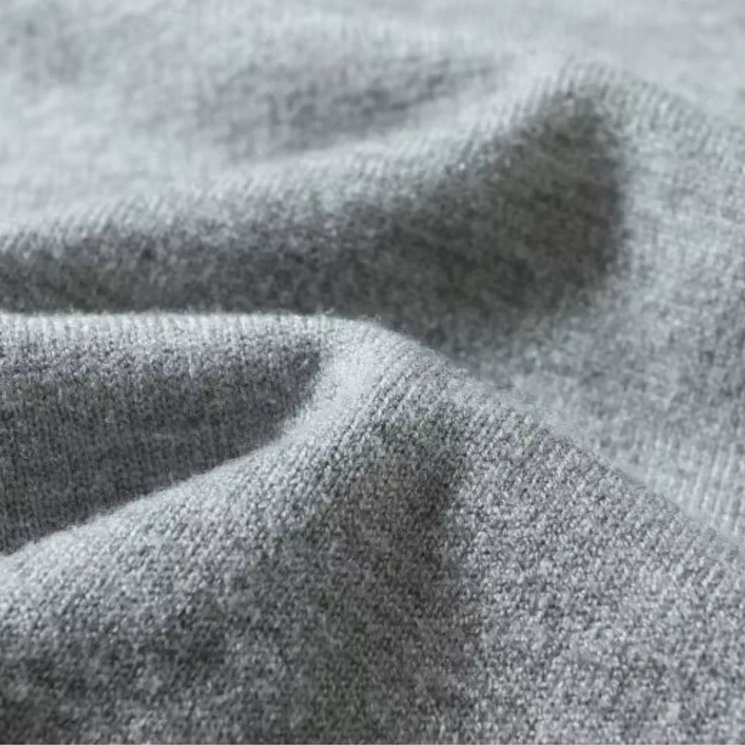 Sweter męski w serek z prążkowanym wykończeniem – widok produktu 5 | Ionotix