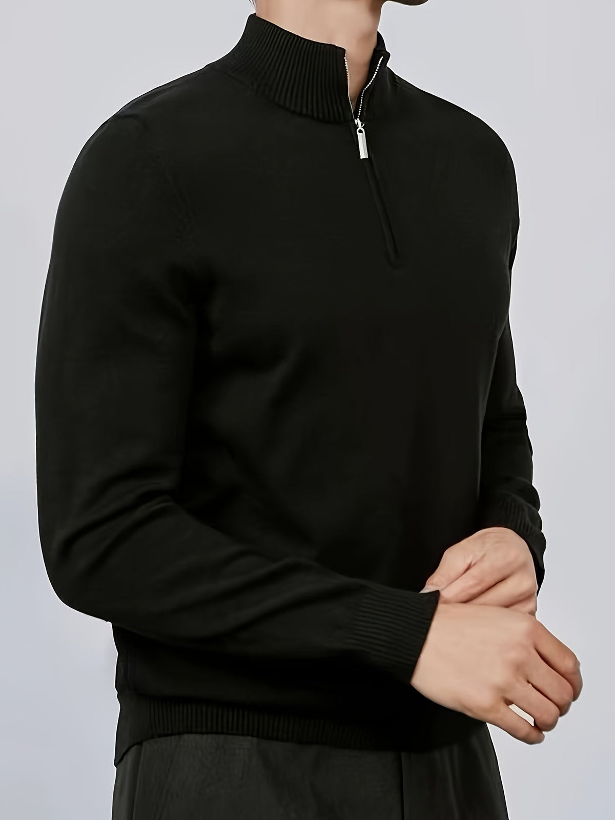 Sweter męski z krótkim zamkiem i stójką - czarny lub biały – widok produktu 4 | Ionotix