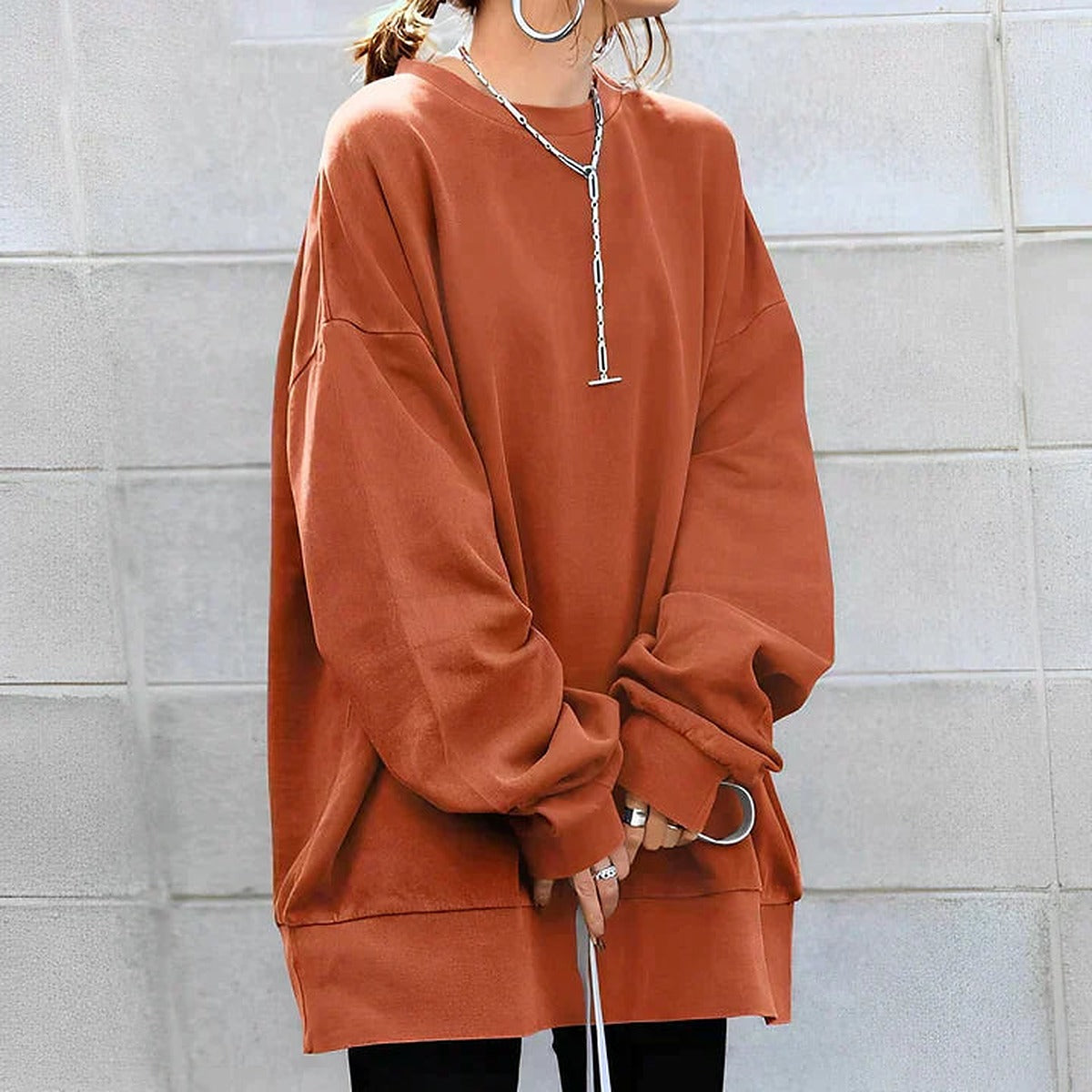 Sweter tunika damski oversize - opuszczone ramiona – widok produktu 4 | Ionotix
