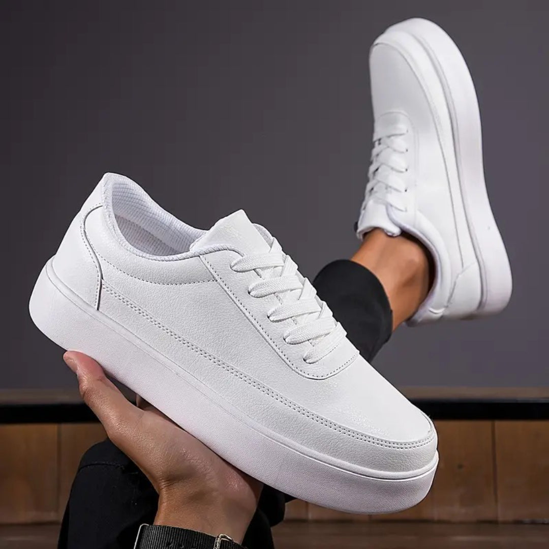 Sznurowane sneakersy z płaską podeszwą – widok produktu 4 | Ionotix