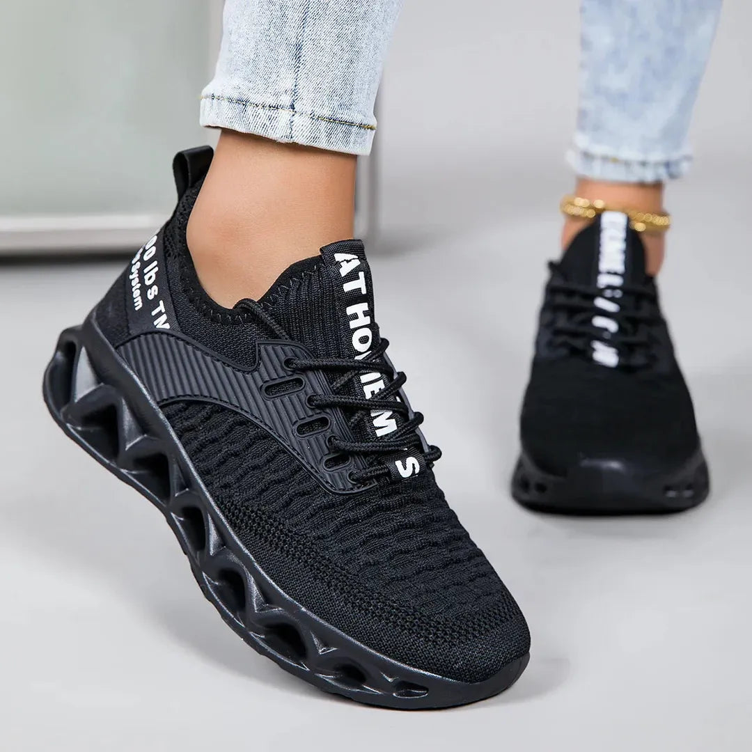 Sznurowane sneakersy z rzeźbioną podeszwą – widok produktu 4 | Ionotix