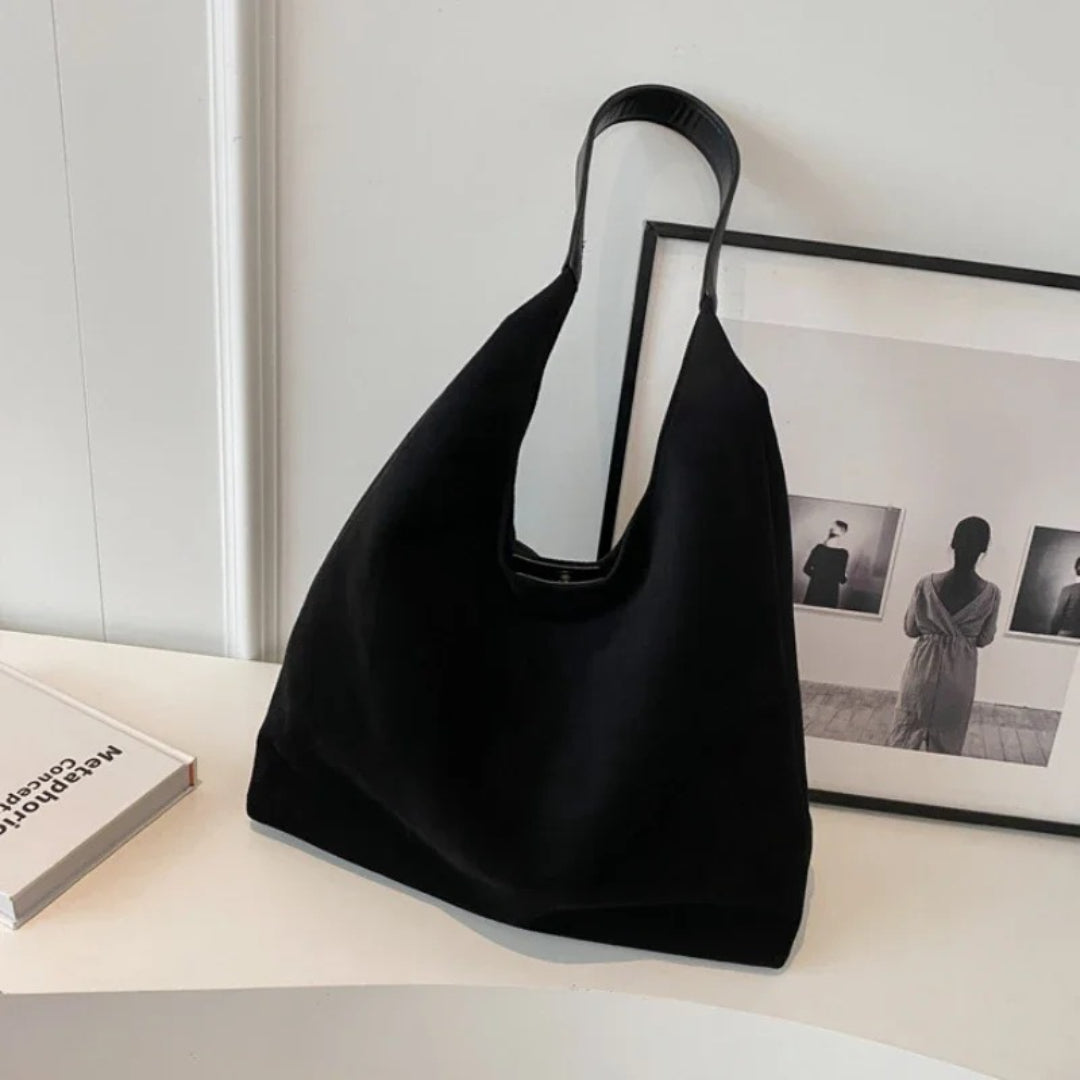 Zamszowa torba typu hobo na ramię – widok produktu 3 | Ionotix