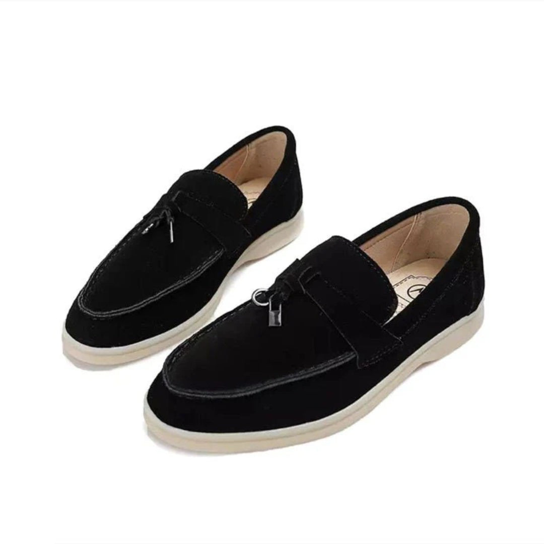 Zamszowe loafersy wsuwane z płaską podeszwą – widok produktu 1 | Ionotix