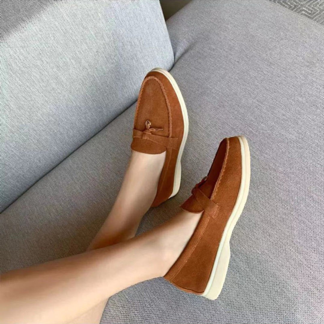 Zamszowe loafersy wsuwane z płaską podeszwą – widok produktu 6 | Ionotix