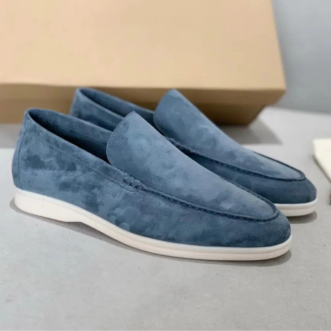 Zamszowe loafersy wsuwane z przeszyciami – widok produktu 1 | Ionotix