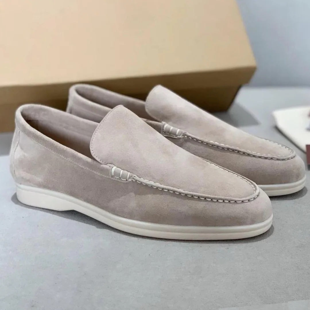 Zamszowe loafersy wsuwane z przeszyciami – widok produktu 2 | Ionotix