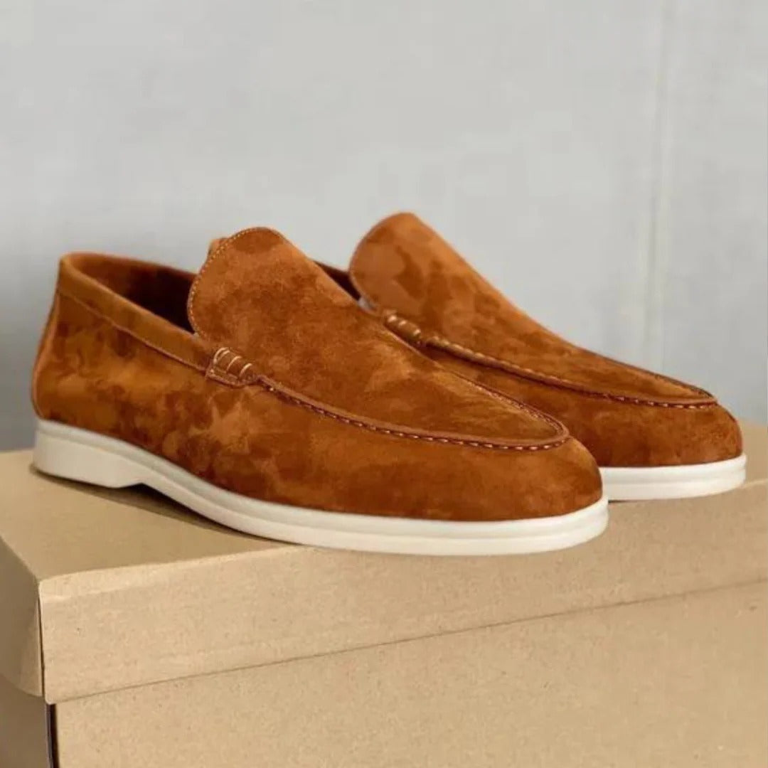 Zamszowe loafersy wsuwane z przeszyciami – widok produktu 5 | Ionotix