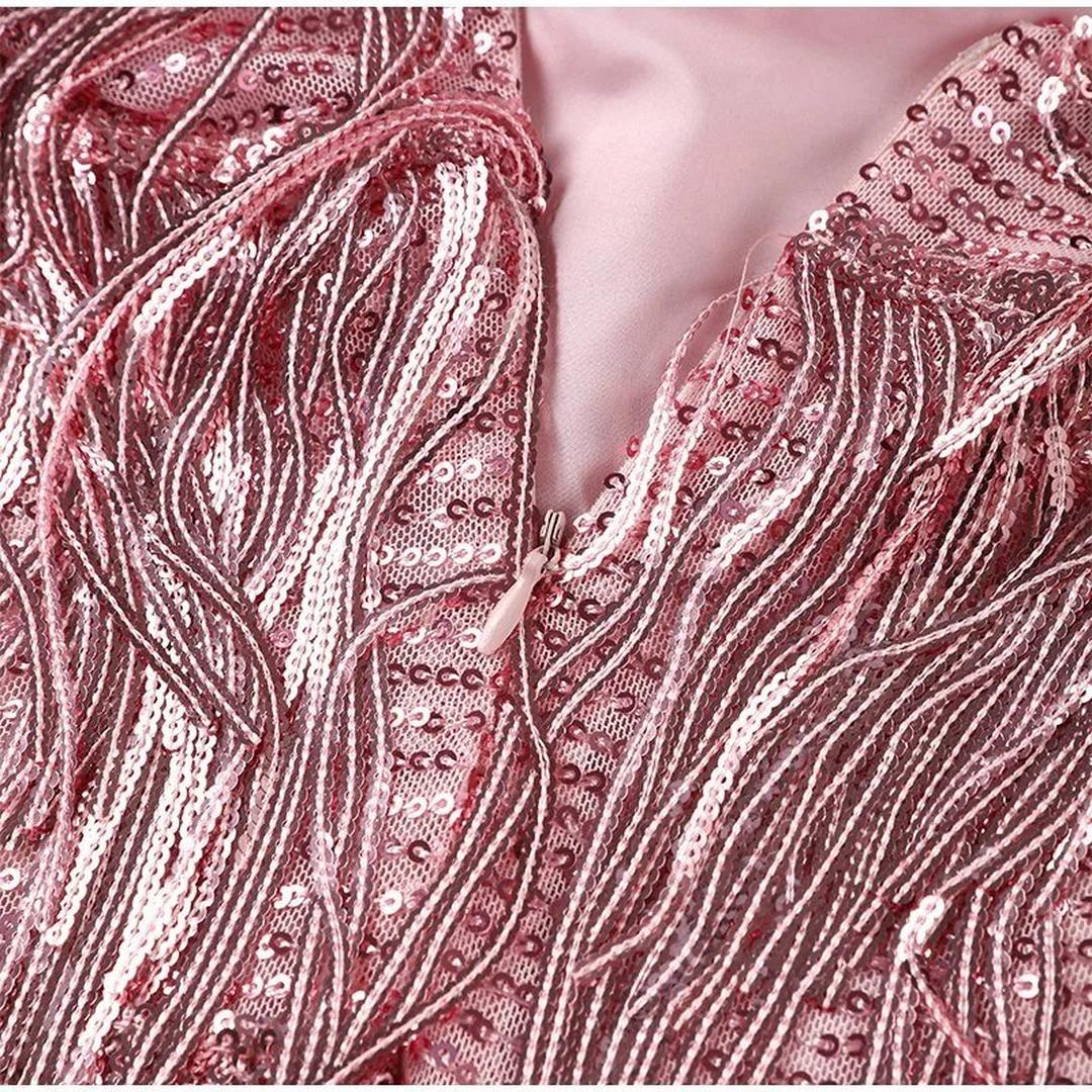 Mini sukienka z cekinami i frędzlami na ramiączkach spaghetti