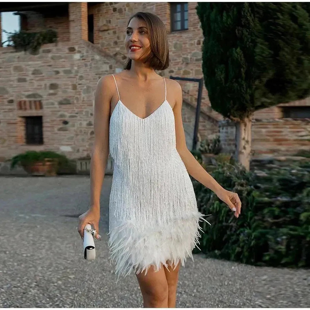 Mini sukienka z cekinami i frędzlami na ramiączkach spaghetti